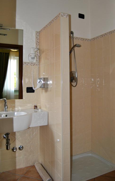 Hotel Aquila Castelfranco Emilia Quarto foto