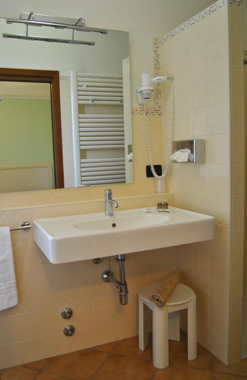 Hotel Aquila Castelfranco Emilia Quarto foto
